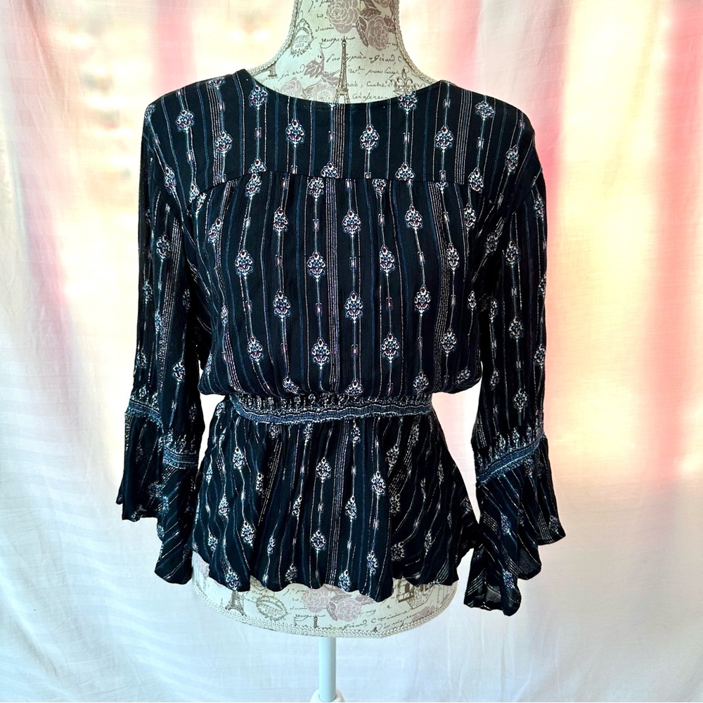 Black and Silver Peplum Top Blue Rain NWT Francesca’s Sz Large 3/4 Flare Sleeve
